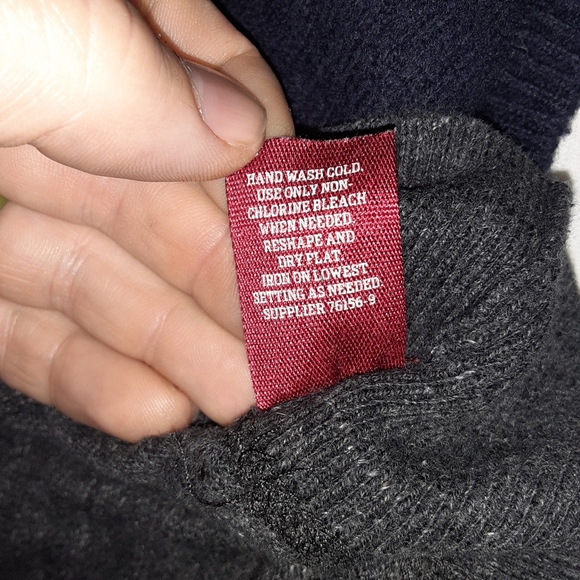 Mens Arizona Jeans Co. V-neck sweater - Picture 4 of 4